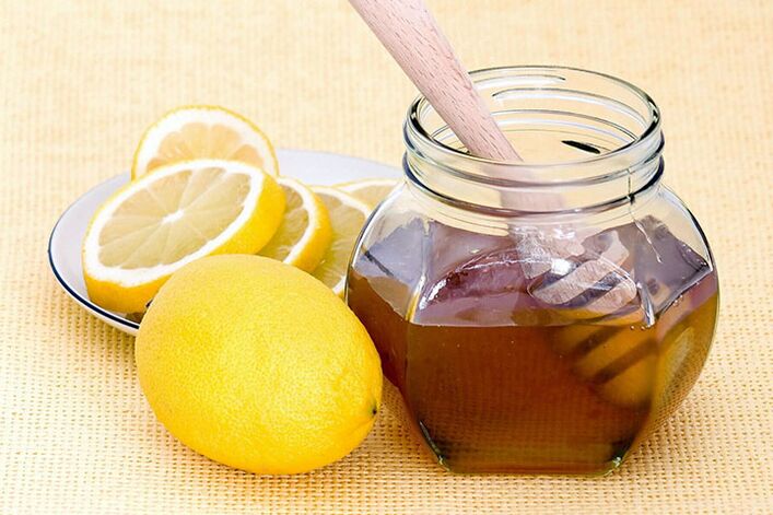 Limão e mel são ingredientes de uma máscara que clareia e tensiona perfeitamente a pele do rosto